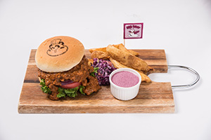 紫え～パンダのBEEF HOTチリバーガー　～バイオレットソースのポテト添え/Heart and Soul～